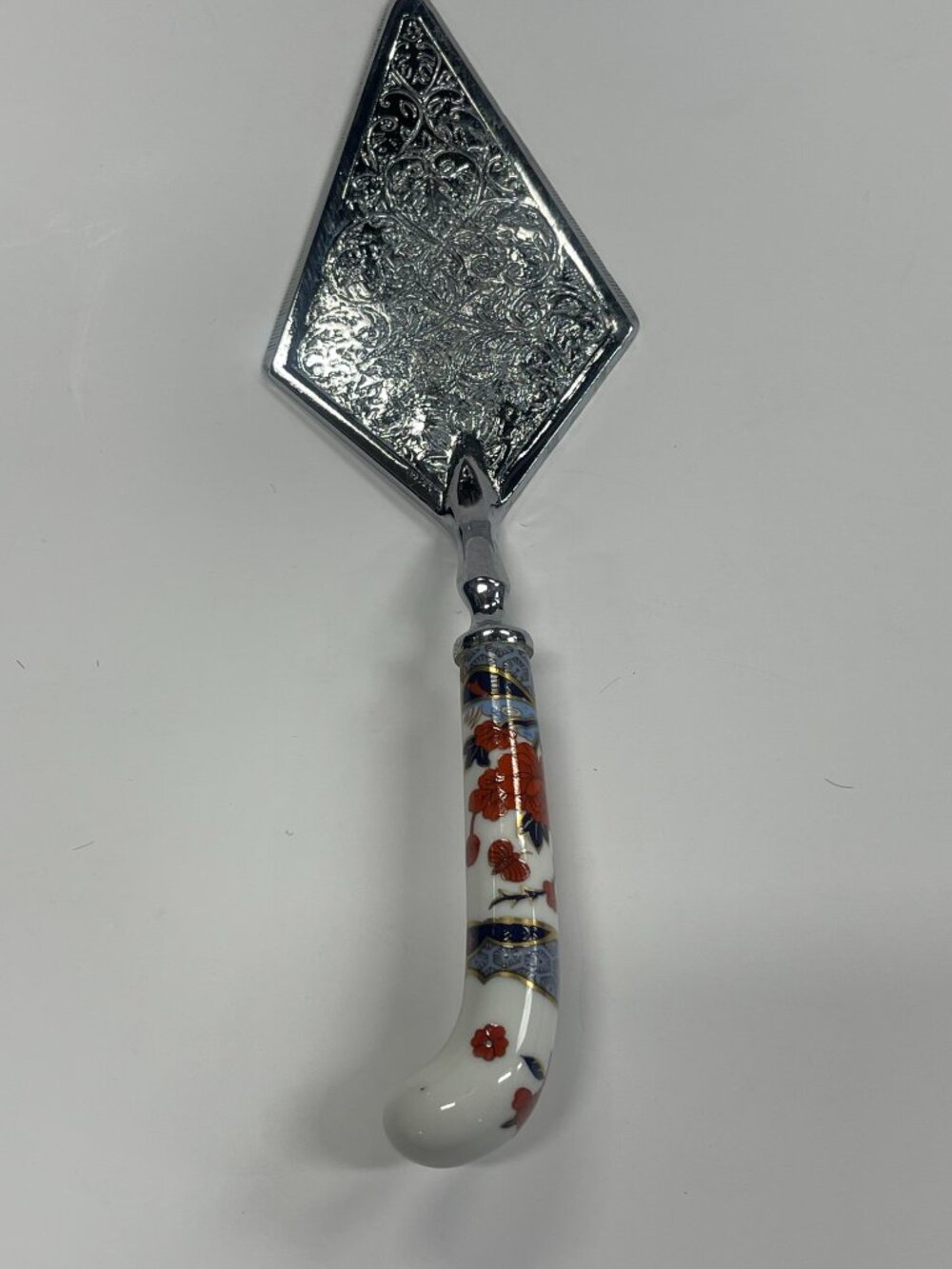 Spode Shima Cake Pie Server Porcelain Handle Ornate Embossed Blade